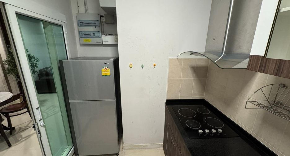 Casa en alquiler de 3 habitaciones en Chom Thong, Bangkok