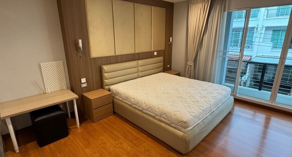 Haus zur Miete mit 3 Zimmer in Chom Thong, Bangkok