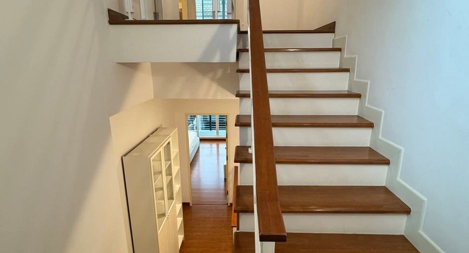 Casa en alquiler de 3 habitaciones en Chom Thong, Bangkok