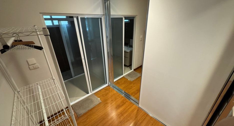 Casa en alquiler de 3 habitaciones en Chom Thong, Bangkok