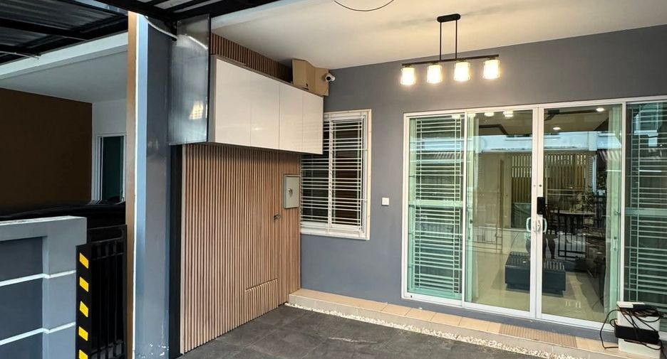 For rent 3 bedrooms house in Chom Thong, Bangkok