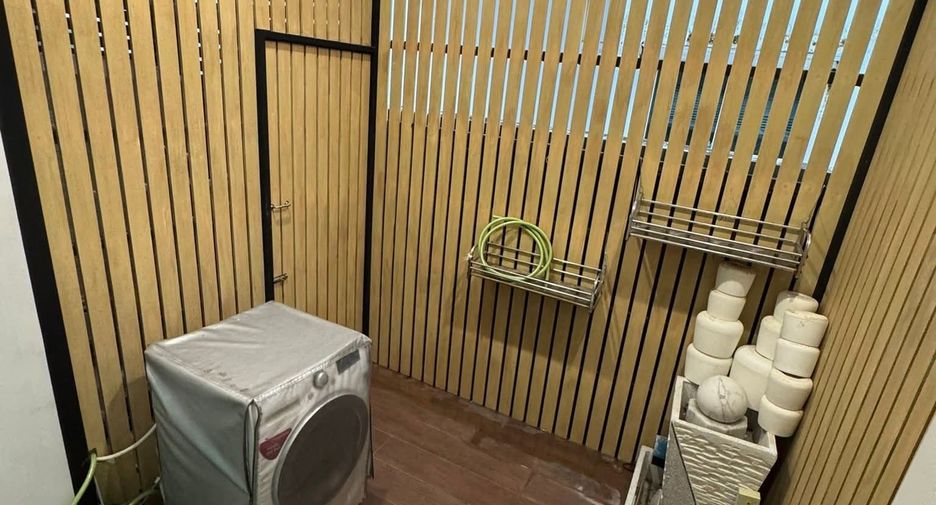 Casa en alquiler de 3 habitaciones en Chom Thong, Bangkok
