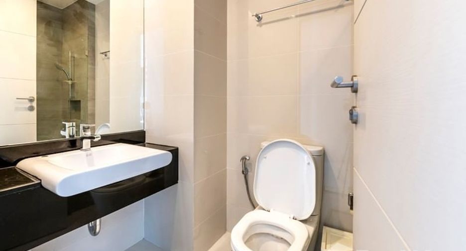 For rent 2 bedrooms condo in Ratchathewi, Bangkok
