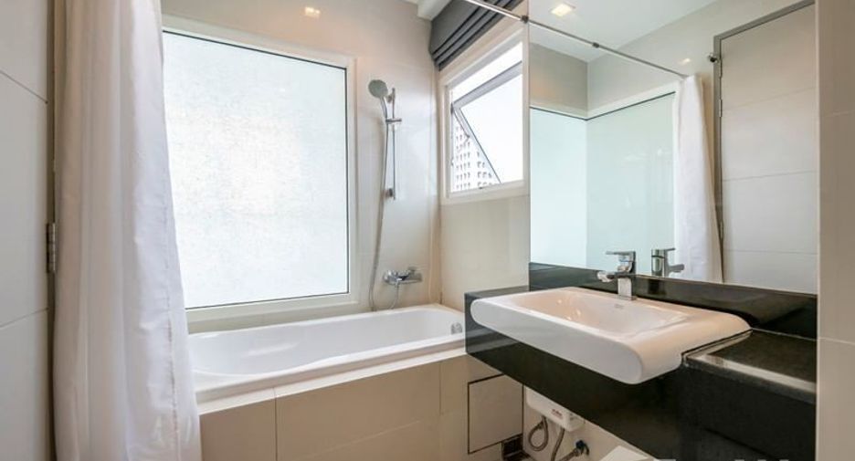 For rent 2 bedrooms condo in Ratchathewi, Bangkok