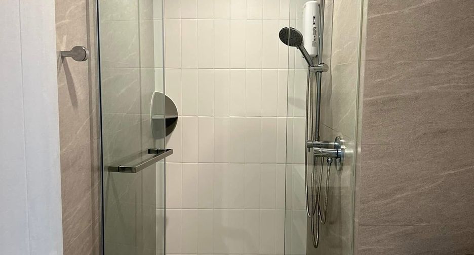 For rent 1 bed condo in Khlong San, Bangkok