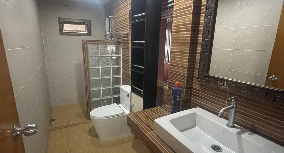 For rent 3 bedrooms house in Lak Si, Bangkok
