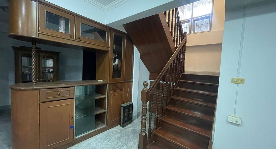 For rent 3 bedrooms house in Lak Si, Bangkok