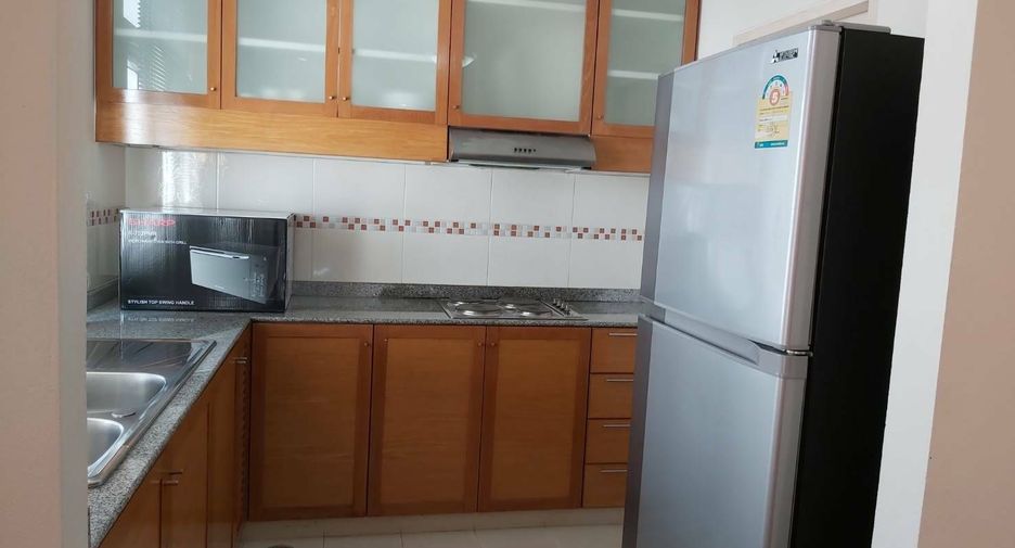 For rent 3 bedrooms condo in Watthana, Bangkok