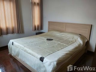 Condo en alquiler de 3 habitaciones en Watthana, Bangkok