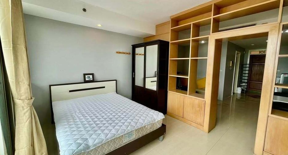For rent studio condo in Sathon, Bangkok