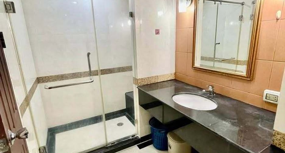 For rent studio condo in Sathon, Bangkok