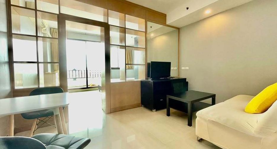 For rent studio condo in Sathon, Bangkok