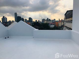 出租 5 卧室 联排别墅 在 Watthana, 曼谷