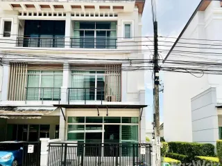Casa en alquiler de 3 habitaciones en Prawet, Bangkok