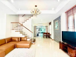 Casa en alquiler de 3 habitaciones en Prawet, Bangkok