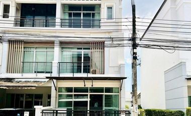 Haus zur Miete mit 3 Zimmer in Prawet, Bangkok