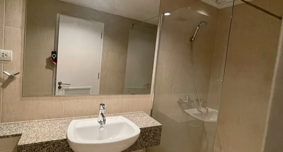 Condo en alquiler de 2 habitaciones en Watthana, Bangkok