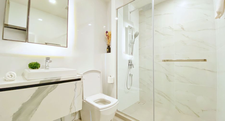 For rent 1 bed condo in Phra Khanong, Bangkok