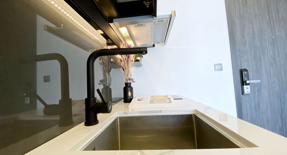 For rent 1 bed condo in Phra Khanong, Bangkok