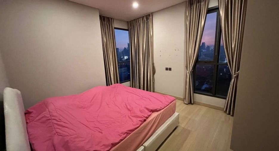 For rent 2 bedrooms condo in Watthana, Bangkok