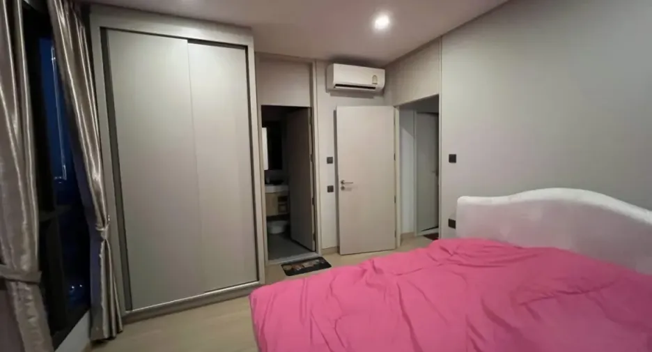 For rent 2 bedrooms condo in Watthana, Bangkok