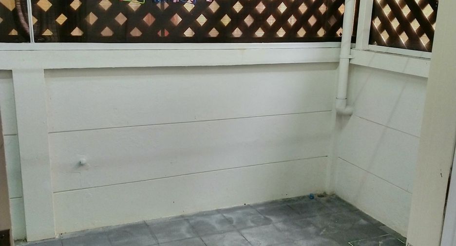For rent 3 bedrooms townhouse in Prawet, Bangkok