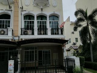 Reihenhaus zur Miete mit 3 Zimmer in Prawet, Bangkok
