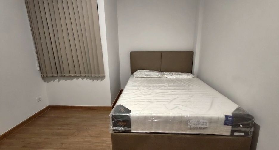 For rent 3 bedrooms townhouse in Bang Kapi, Bangkok