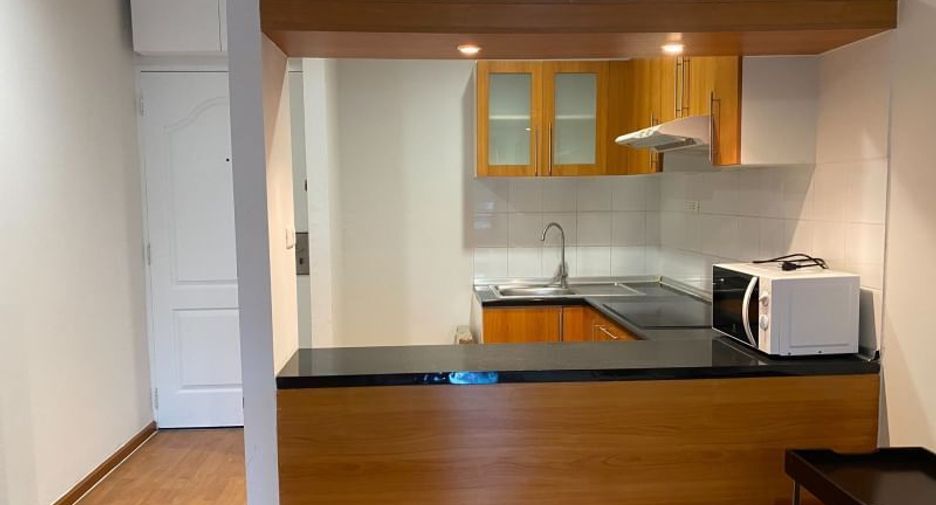For rent 1 bed condo in Khlong Toei, Bangkok