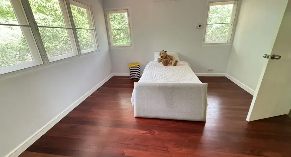 Haus zur Miete mit 5 Zimmer in Huai Khwang, Bangkok