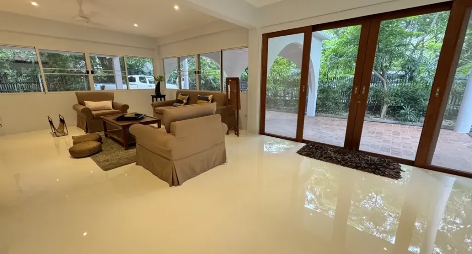 Haus zur Miete mit 5 Zimmer in Huai Khwang, Bangkok