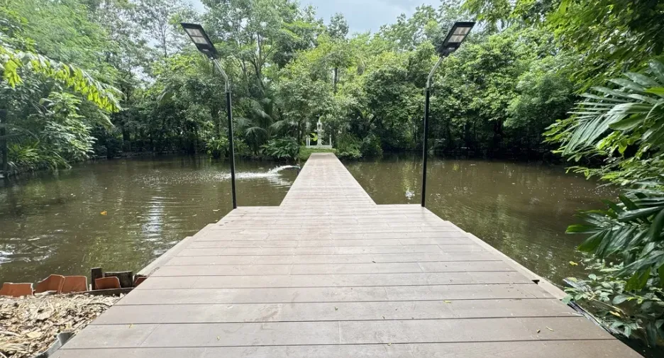 Haus zur Miete mit 5 Zimmer in Huai Khwang, Bangkok