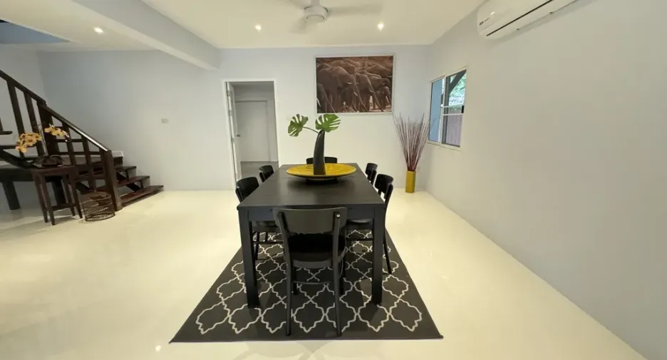 Haus zur Miete mit 5 Zimmer in Huai Khwang, Bangkok