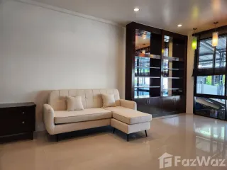 For rent 3 bedrooms townhouse in Suan Luang, Bangkok