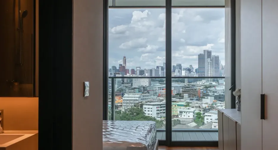 À louer 2 chambres condo à Khlong San, Bangkok
