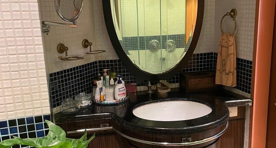 For rent 2 bedrooms condo in Bang Na, Bangkok