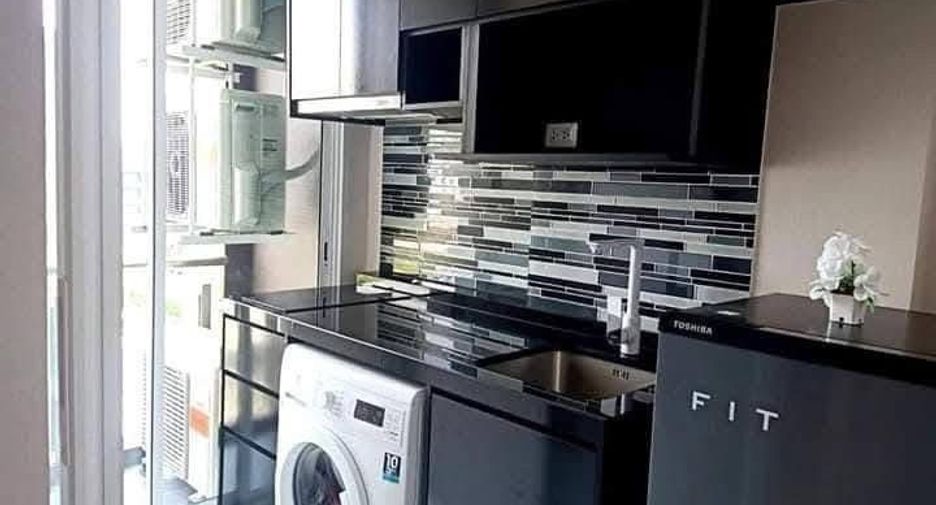 For rent 2 bedrooms condo in Bang Phlat, Bangkok