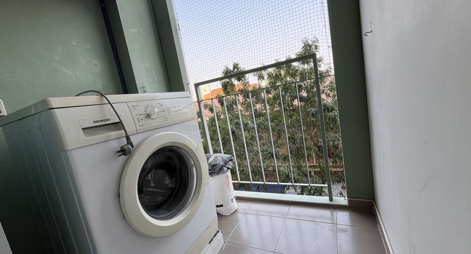 For rent 2 bedrooms condo in Yan Nawa, Bangkok
