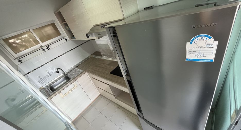 For rent 2 bedrooms condo in Yan Nawa, Bangkok