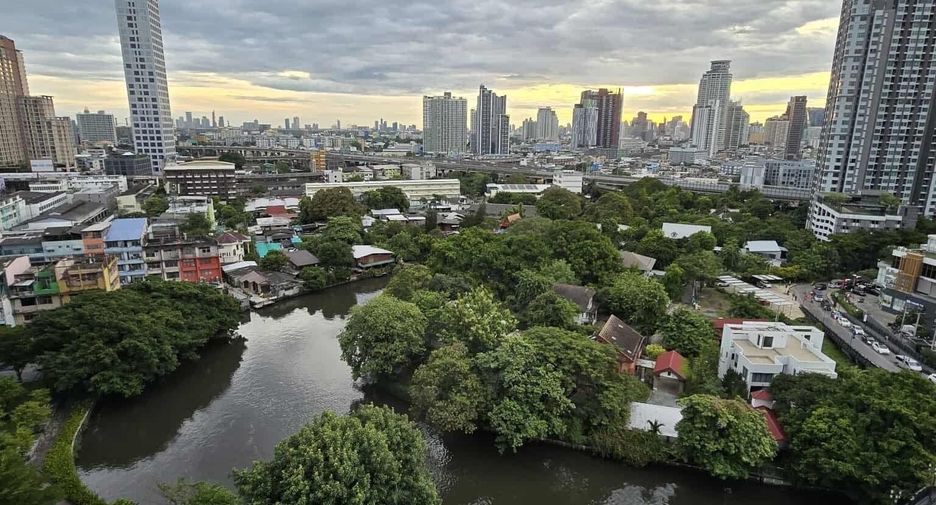 For rent 1 bed condo in Watthana, Bangkok