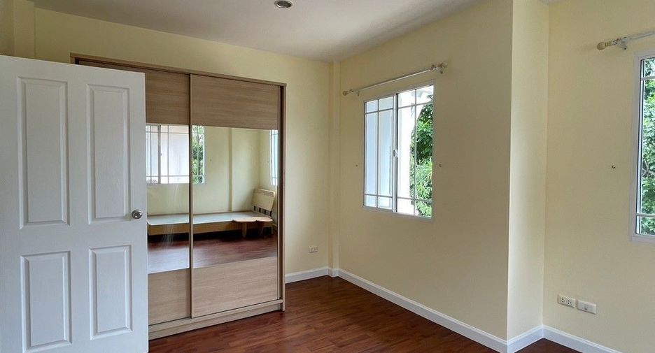 For rent 3 bedrooms house in Prawet, Bangkok