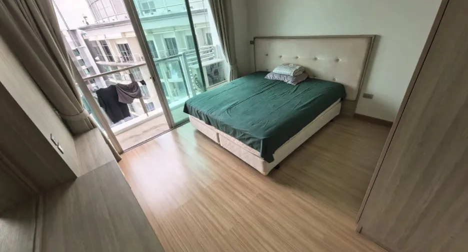 For rent studio condo in Khlong Toei, Bangkok