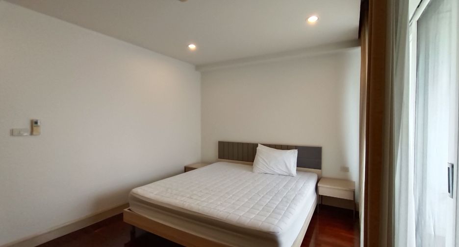 For rent 2 bedrooms apartment in Watthana, Bangkok