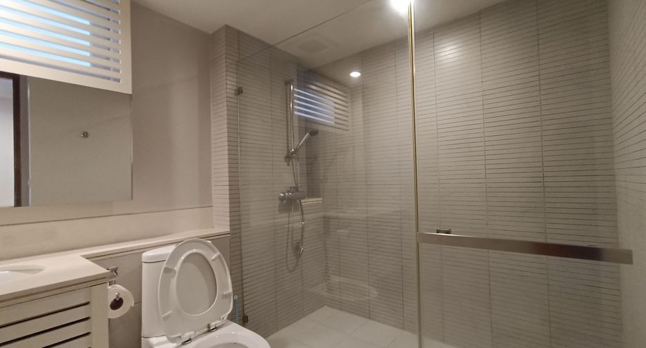 For rent 2 bedrooms apartment in Watthana, Bangkok