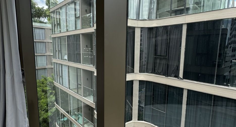 For rent 2 bedrooms condo in Khlong Toei, Bangkok