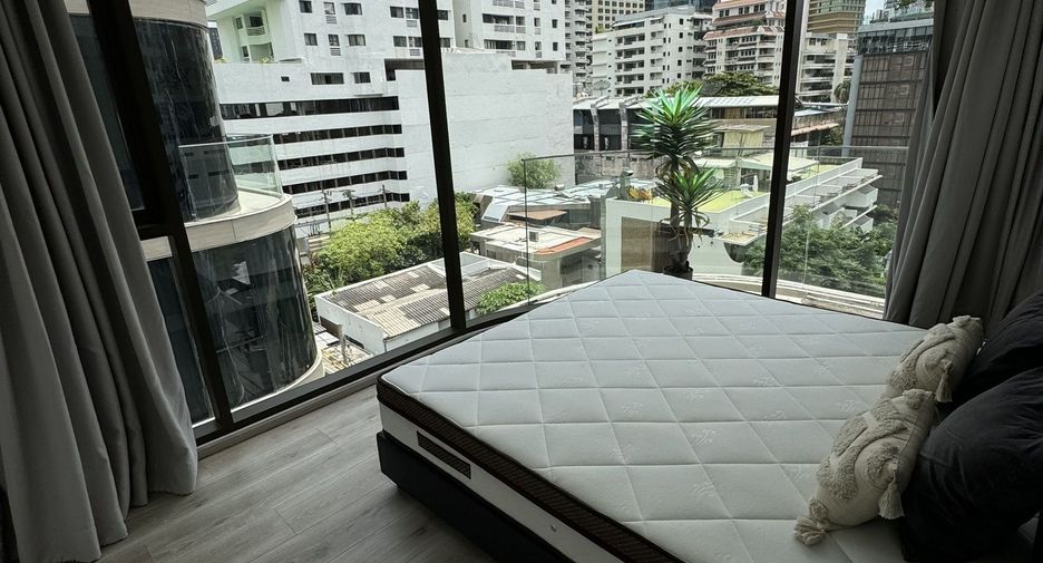 For rent 2 bedrooms condo in Khlong Toei, Bangkok