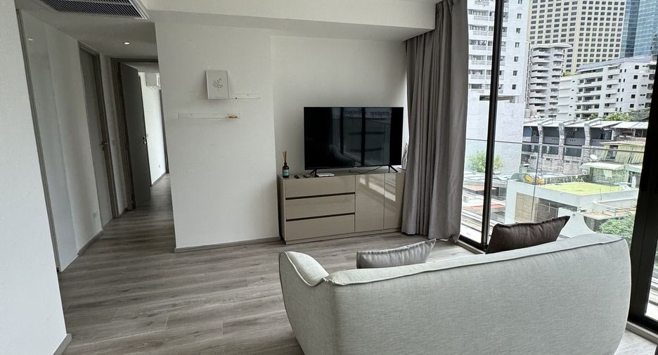 For rent 2 bedrooms condo in Khlong Toei, Bangkok