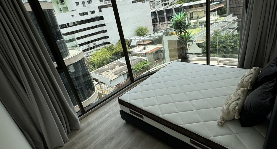 For rent 2 bedrooms condo in Khlong Toei, Bangkok
