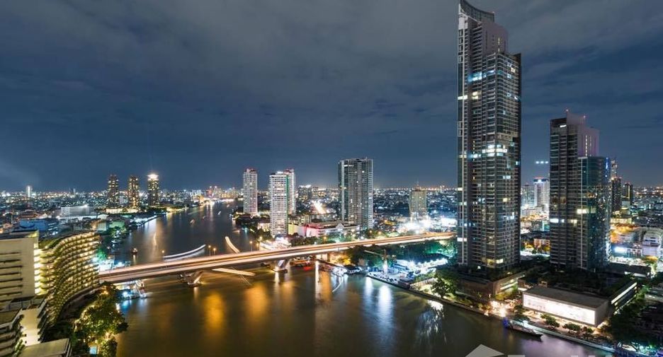 For rent 3 bedrooms condo in Sathon, Bangkok