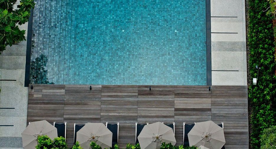 For rent 3 bedrooms condo in Sathon, Bangkok